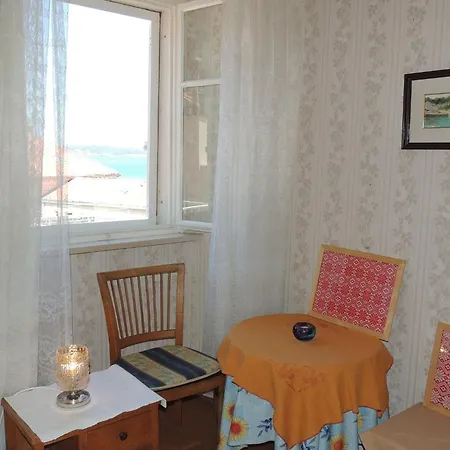 Hortenzia - Three-bedroom With Terrace And Sea View דירה *